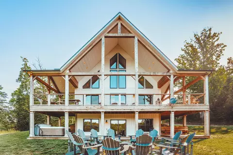 12039 Flowers Rd, Rockbridge, OH 43149