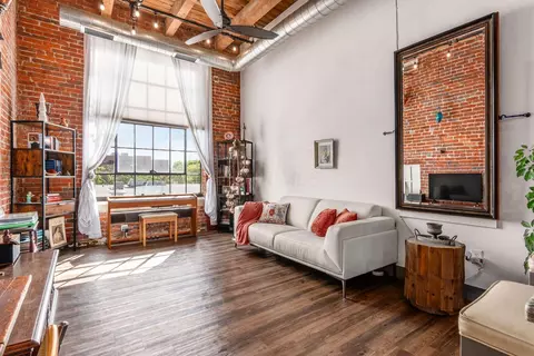 570 S Front St #211, Columbus, OH 43215