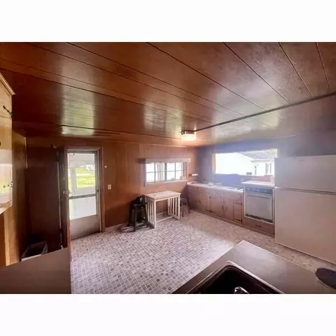 Kitchen - 171 Warner Ave, Logan, OH 43138 photo 3 of 3