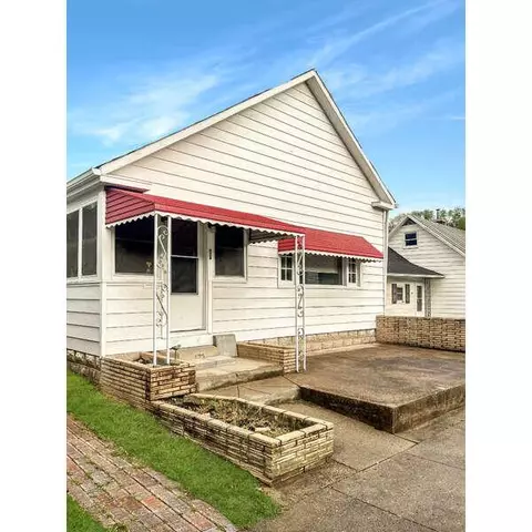 Exterior - 171 Warner Ave, Logan, OH 43138 photo 3 of 8