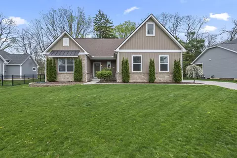 136 Mainsail Dr, Westerville, OH 43081