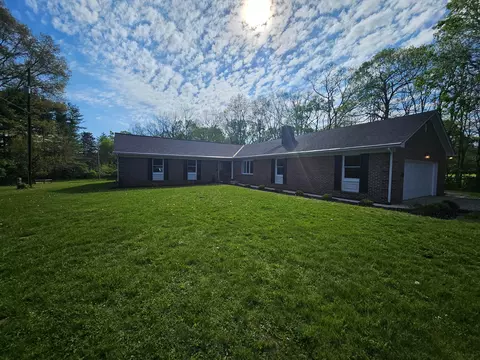 1270 Carriage Rd, Powell, OH 43065