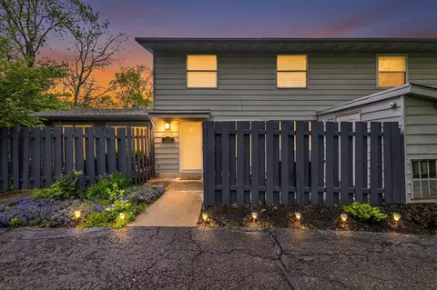 717 Cherry Hollow Rd #B, Columbus, OH 43228