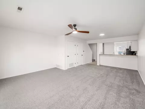 Living - 1211 Rivercrest Dr S #E, Delaware, OH 43015 photo 5 of 6