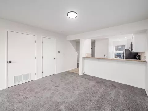 Living - 1211 Rivercrest Dr S #E, Delaware, OH 43015 photo 2 of 6