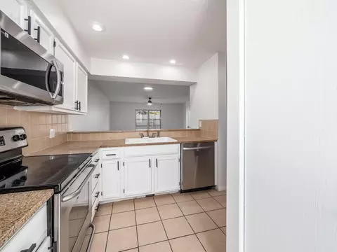 Kitchen - 1211 Rivercrest Dr S #E, Delaware, OH 43015 photo 3 of 5