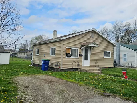 512 5th St, Washington Court House, OH 43160