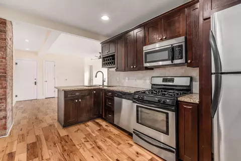 1073 Northwest Blvd #4, Columbus, OH 43212