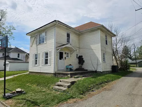 319 Hopkins St, Washington Court House, OH 43160
