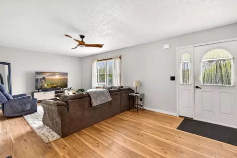 Entry Way - 24 S Longworth St, Jackson, OH 45640 photo 1 of 1