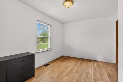 Bedroom - 24 S Longworth St, Jackson, OH 45640 photo 4 of 6