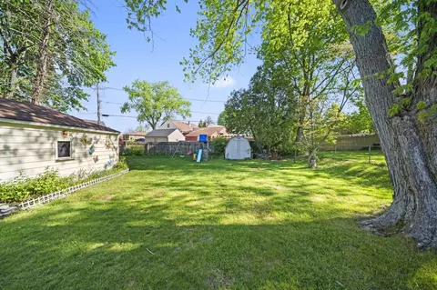 Exterior - 656 Mayhill Rd, Springfield, OH 45504 photo 10 of 12