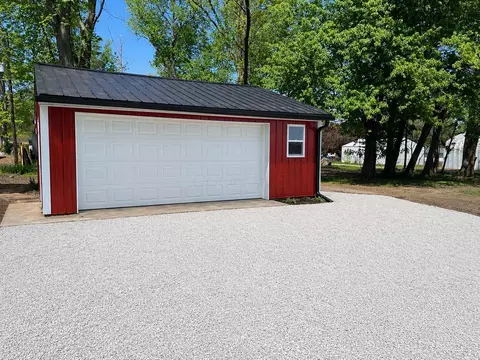 13475 Rosewood Dr NE, Thornville, OH 43076