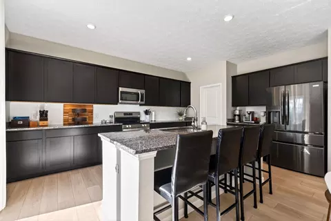 Kitchen - 220 Scorsese St, Springfield, OH 45505 photo 2 of 7