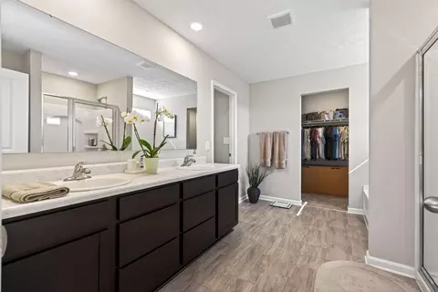 Entry Way - 220 Scorsese St, Springfield, OH 45505 photo 2 of 7