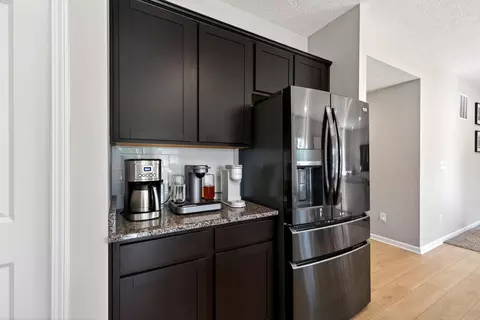 Kitchen - 220 Scorsese St, Springfield, OH 45505 photo 6 of 7