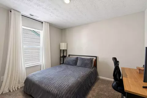 Bedroom - 220 Scorsese St, Springfield, OH 45505 photo 9 of 12