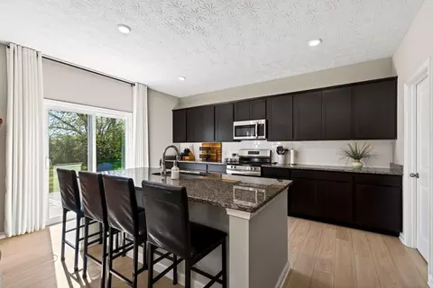 Kitchen - 220 Scorsese St, Springfield, OH 45505 photo 5 of 7