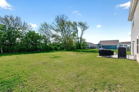 Exterior - 220 Scorsese St, Springfield, OH 45505 photo 8 of 11