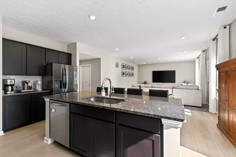 Kitchen - 220 Scorsese St, Springfield, OH 45505 photo 3 of 7