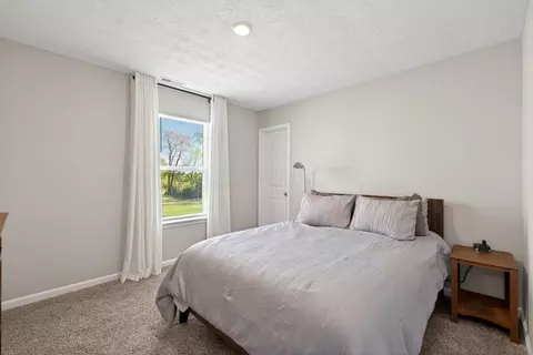 Bedroom - 220 Scorsese St, Springfield, OH 45505 photo 4 of 12