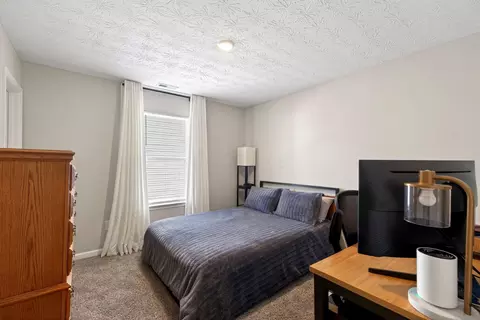 Bedroom - 220 Scorsese St, Springfield, OH 45505 photo 3 of 12