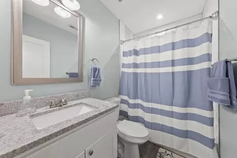 Bath - 192 E 2nd Ave, Columbus, OH 43201 photo 4 of 4