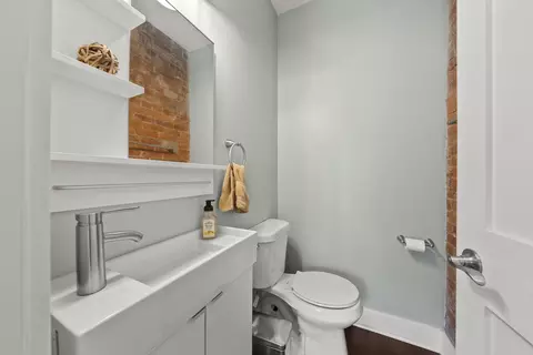 Bath - 192 E 2nd Ave, Columbus, OH 43201 photo 1 of 4