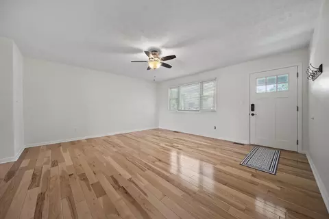 Living - 4617 Zuber Rd, Orient, OH 43146 photo 3 of 3