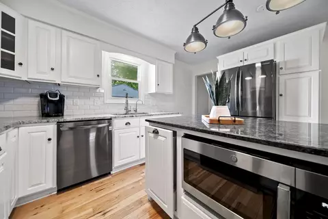 Kitchen - 4617 Zuber Rd, Orient, OH 43146 photo 3 of 4