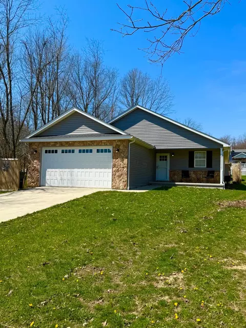 3175 Apple Valley Dr, Howard, OH 43028