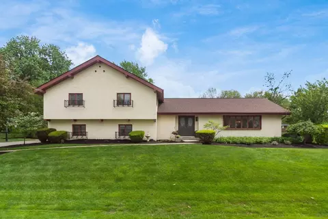 240 Old Trail Dr, Columbus, OH 43213