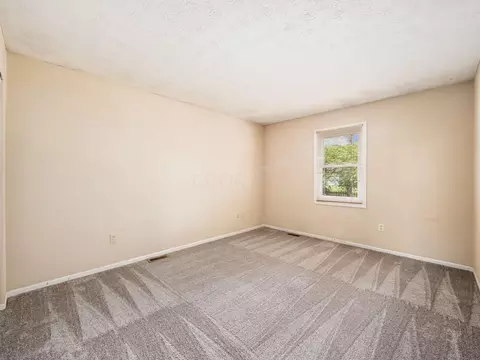 Bedroom - 5314 Roscommon Rd, Dublin, OH 43017 photo 2 of 5
