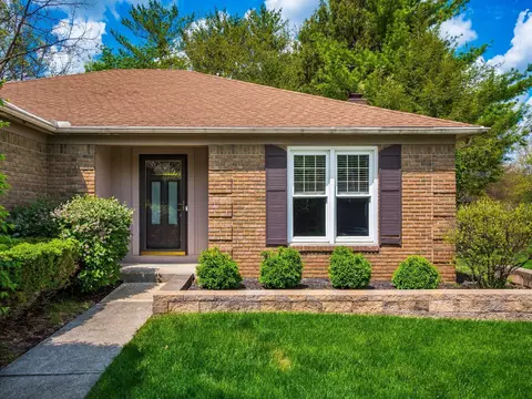 Exterior - 5314 Roscommon Rd, Dublin, OH 43017 photo 4 of 10