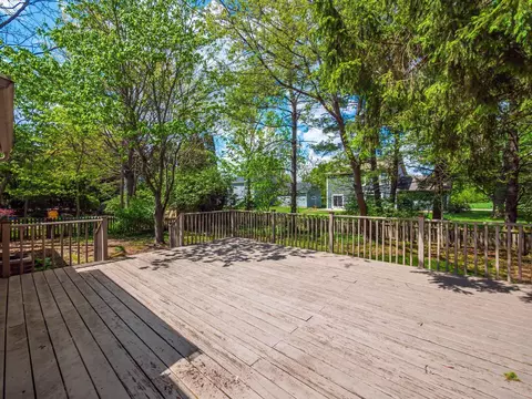 Exterior - 5314 Roscommon Rd, Dublin, OH 43017 photo 5 of 10