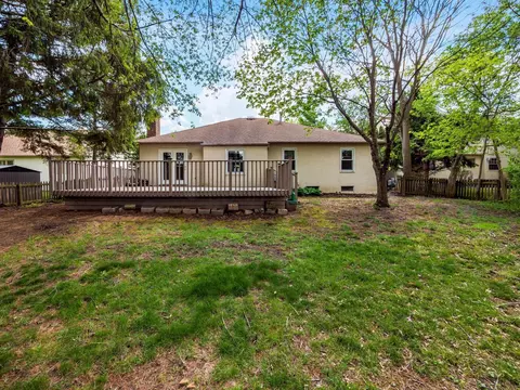 Exterior - 5314 Roscommon Rd, Dublin, OH 43017 photo 9 of 10