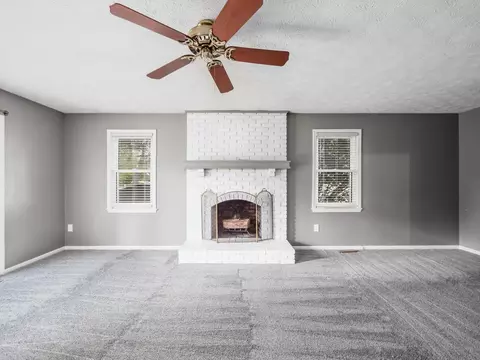Living - 5314 Roscommon Rd, Dublin, OH 43017 photo 4 of 10