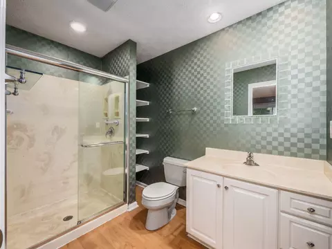 Bath - 5314 Roscommon Rd, Dublin, OH 43017 photo 2 of 2