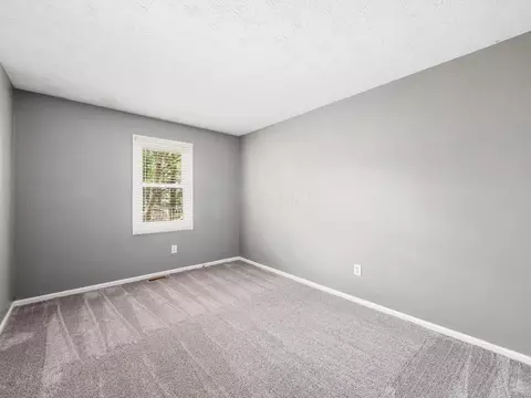 Bedroom - 5314 Roscommon Rd, Dublin, OH 43017 photo 4 of 5