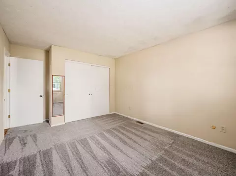 Bedroom - 5314 Roscommon Rd, Dublin, OH 43017 photo 3 of 5