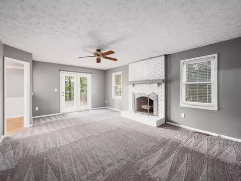 Living - 5314 Roscommon Rd, Dublin, OH 43017 photo 3 of 10