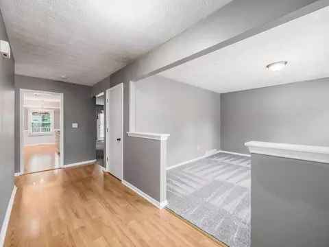 Entry Way - 5314 Roscommon Rd, Dublin, OH 43017 photo 2 of 3