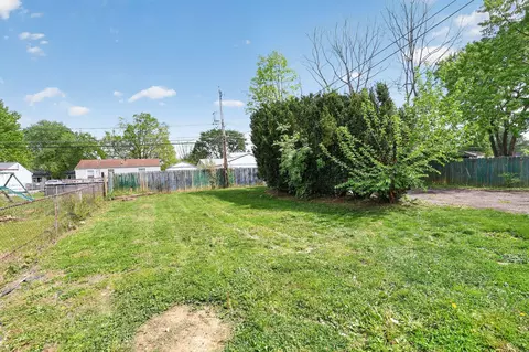 Exterior - 3328 Everson Rd E, Columbus, OH 43232 photo 6 of 7