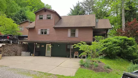 557 Ross Rd SE, Lancaster, OH 43130