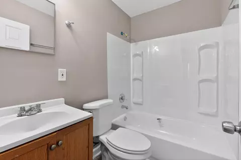 Bath - 821 Ruby Ave, Columbus, OH 43227 photo 1 of 1