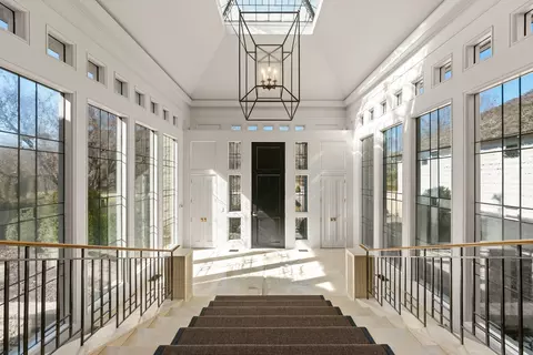 5000 Deer Run Dr, Dublin, OH 43017