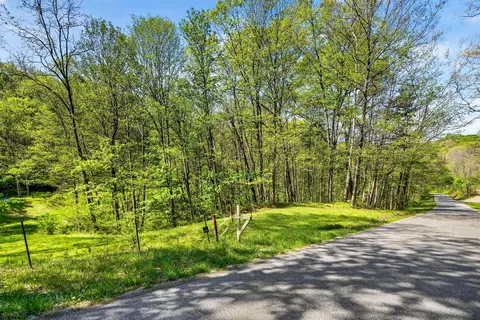 15955 Fossil Rock Rd, Athens, OH 45701