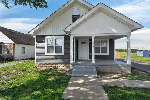 1217 Grace St, Washington Court House, OH 43160