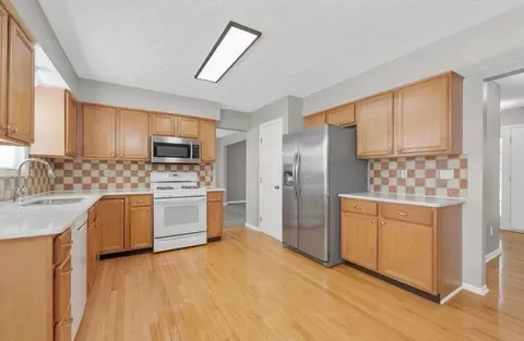 Kitchen - 6571 Tully Ct, Dublin, OH 43016 photo 3 of 3