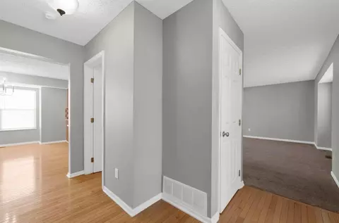 Entry Way - 6571 Tully Ct, Dublin, OH 43016 photo 2 of 4